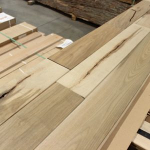 Hardwood – Maple – Colonial – ”Ultra Rustic” 4 1/4 x 3/4″ -Barn – Oiled