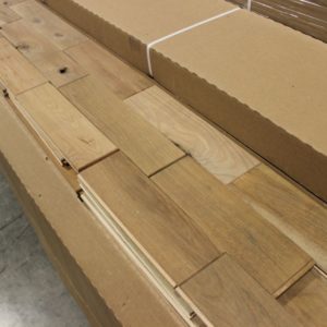 Hardwood – Oak – Colonial – 3 1/4 x 3/4″ – Barn – Oiled