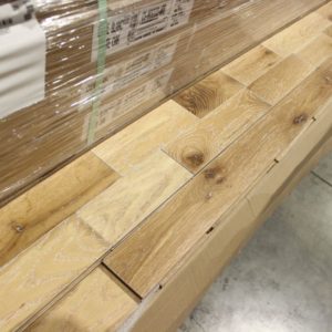 Hardwood – White Oak – Colonial – 3 1/4 x 3/4″ – Mont Royal – Brushed Matt