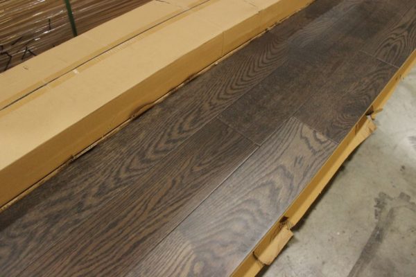Engineered Oak Select Handscraped & Distressed