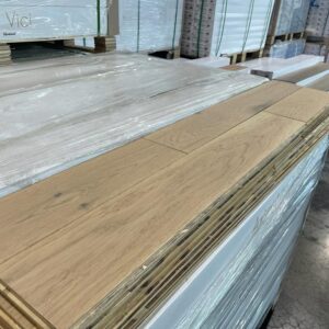 Engineered – White European Oak – 5 inch Wide , 5/8 , 3,5 mm wear Layer – Natural – Naked Brushed – Aria Vici