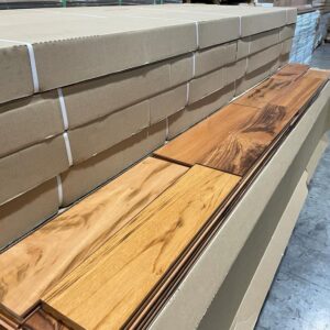 Hardwood – Tigerwood Muiracatiara – Select – 5 x 3/4″ – Natural – Mat