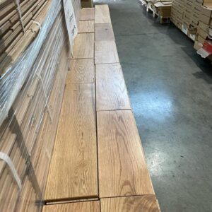Hardwood – Canadian Red Oak – Ultra Rustic – 4 1/4 x 3/4″ – Natural – Mat – Marteau