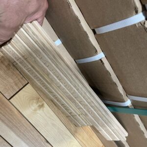 Hardwood – Canadian Yellow Birch – Rustic – 2 x 3/4″ – Natural – Mat  Long Planks , Filled Naughts – Marteau