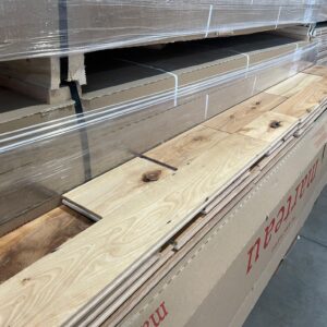 Hardwood – Canadian Yellow Birch – Ultra Rustic – 4 1/4 x 3/4″ – Natural – Mat – Marteau
