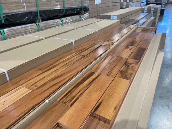 Hardwood - Brazilian Tigerwood Muiracatiara -Natural - 3 1/4 x 3/4" - Select and Better - Satin