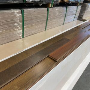 Hardwood – IPE Lapacho Brazilian Walnut – 3 1/4 x 3/4″ – Natural – Select – Satin