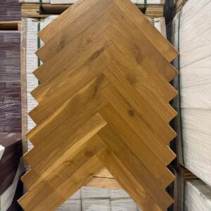 Engineered – White Oak – 3.5 Inch x 24″ x 4mm Wear Layer – CAN+ – Herringbone – Smoked Sawn – Brushed