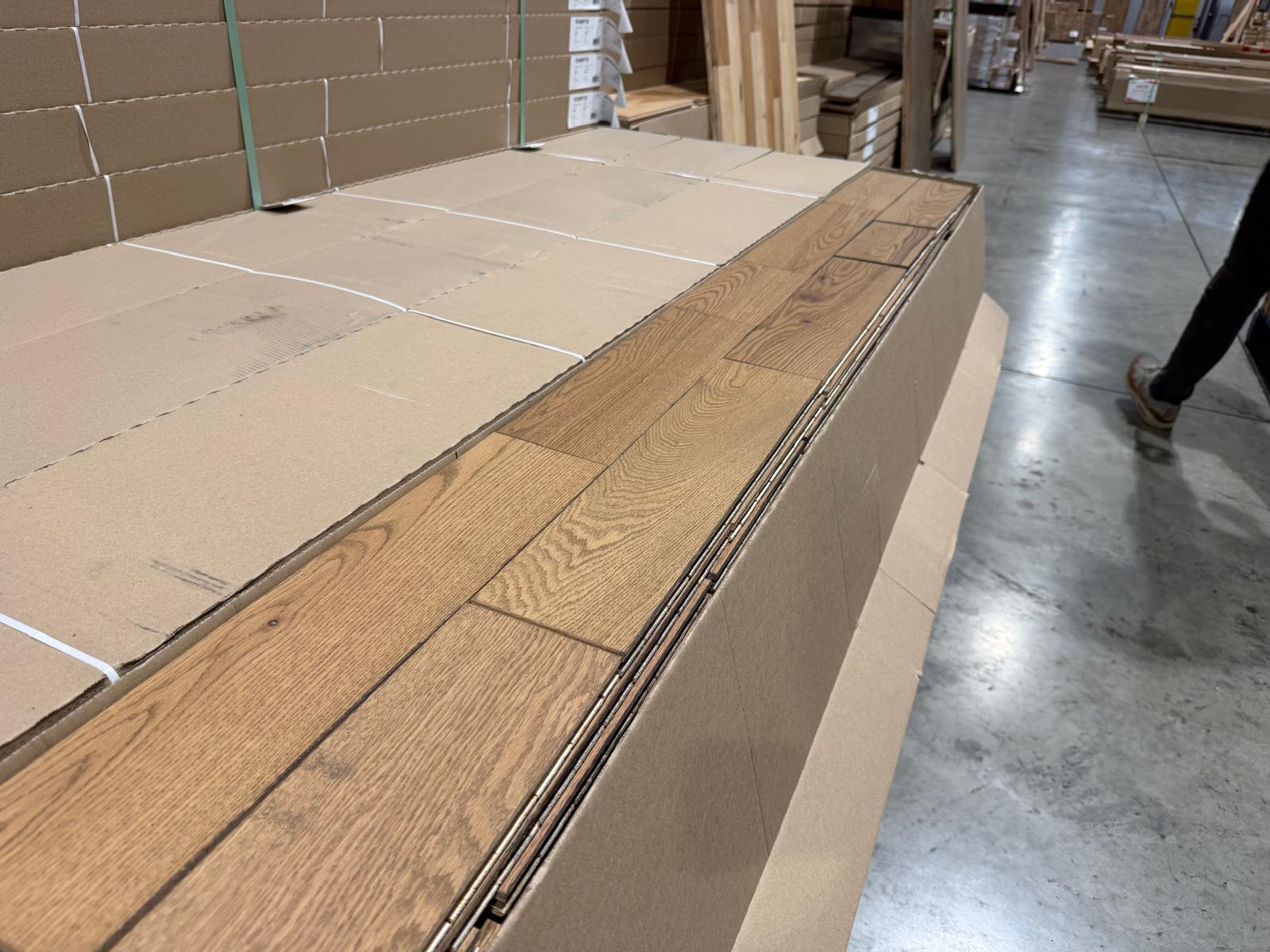 Engineered - Red Oak - 4" 1/8 x 3/4" x 5mm Wear Layer - Rustic - Barili - Ultramat 10%