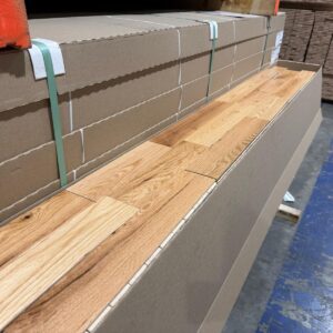 Engineered – Red Oak – 3″ 1/8 x 3/4″ x 5mm Wear Layer – Rustic – Natural – Ultramat 10%