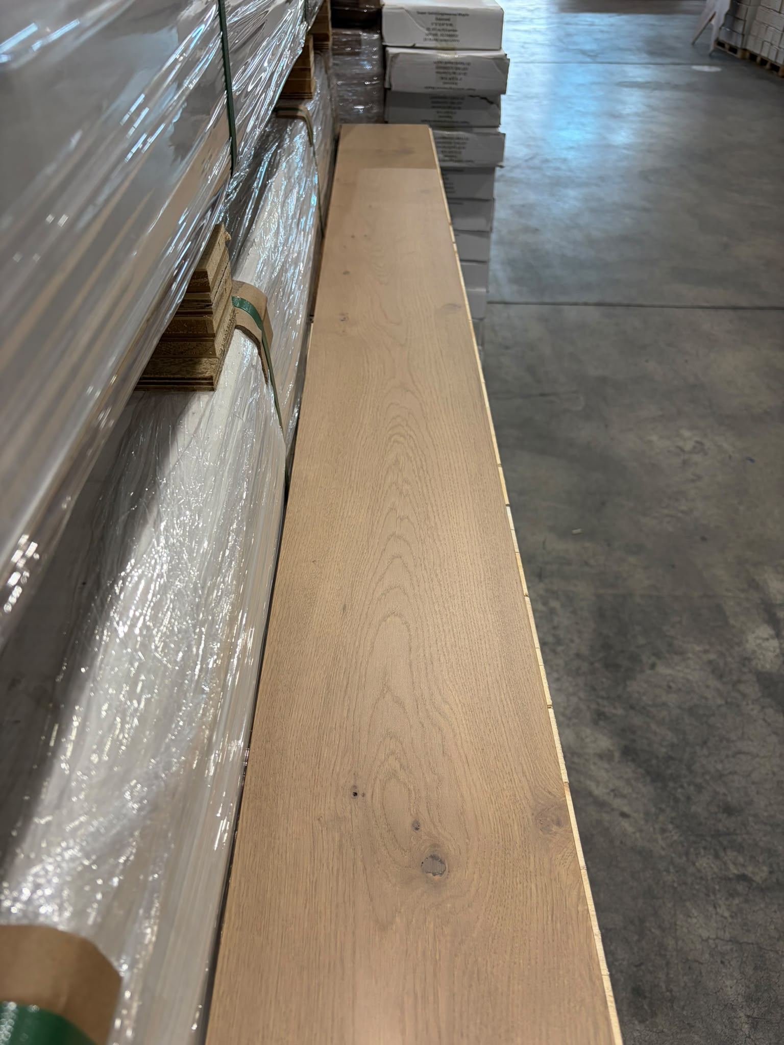 Engineered - White Oak - 7.5" x 5/8 - 4mm Wear layer - Pacific Premium - Prada - Mat - Image 3
