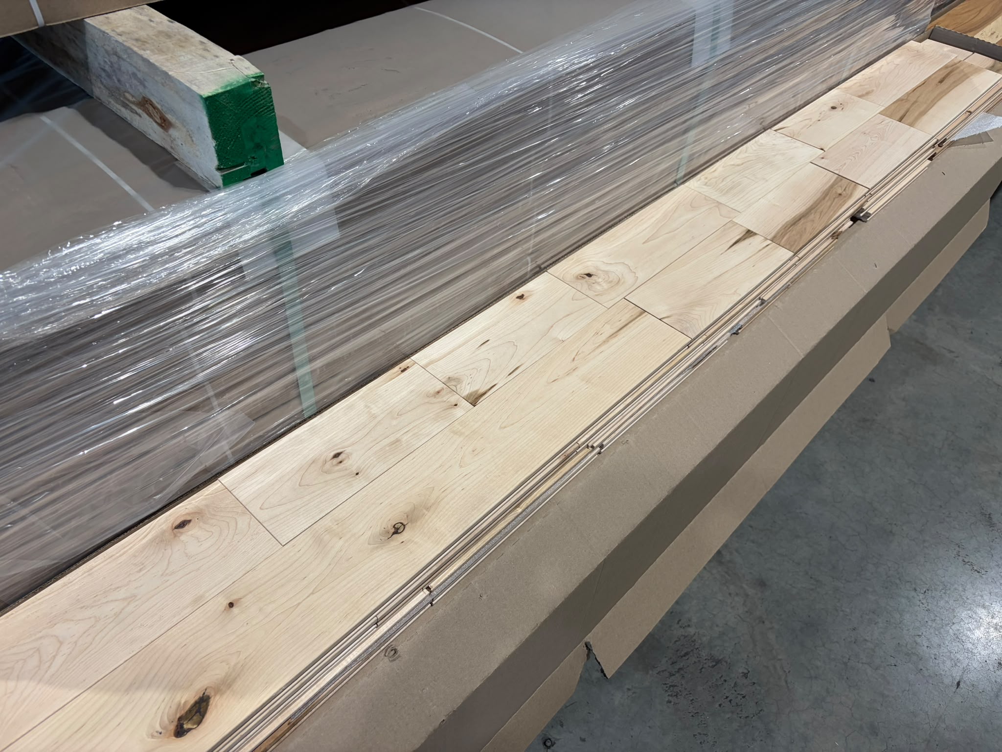 Hardwood - Maple - 4 1/4 x 3/4 - Rustic - Naked - Matt