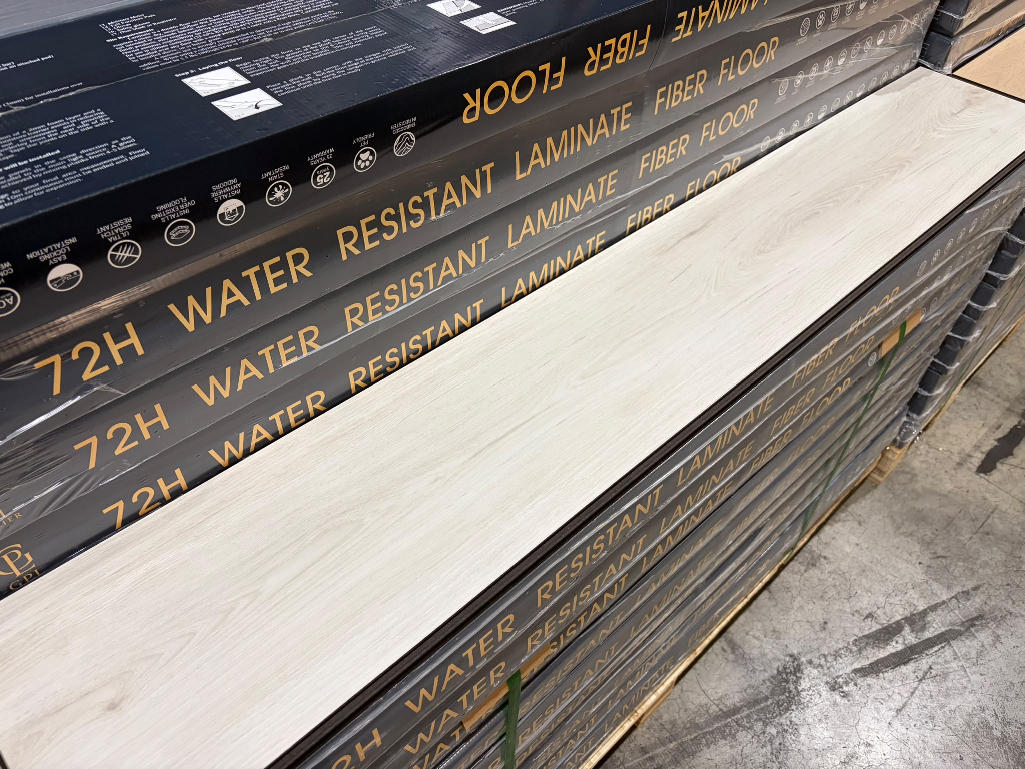 Laminate Jumbo Plank - 12mm - 9 inch x 5 feet long - AC5 - 72 hours Water Resistant - Model 0424